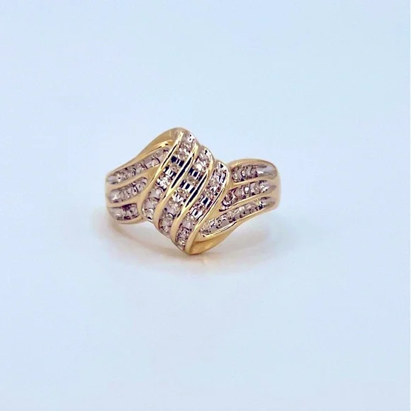 ✨Estate Diamond 10K Gold Swirl Three Row Statement Ring✨